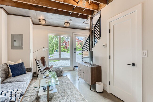 Photo - Unique DADU with heated floors, AC, design...