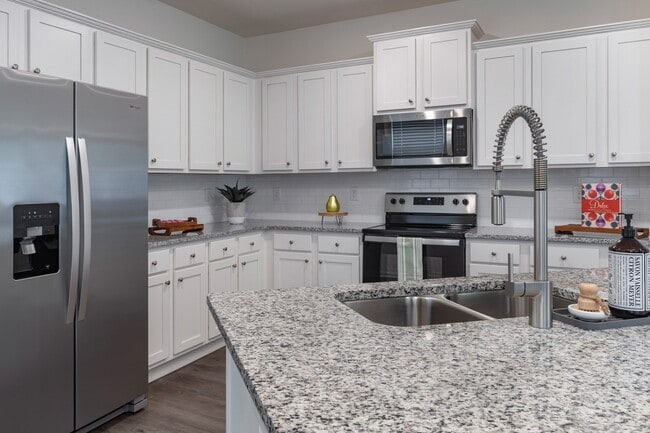 Equinoccio Oeste - Equinox West - Homes for Rent