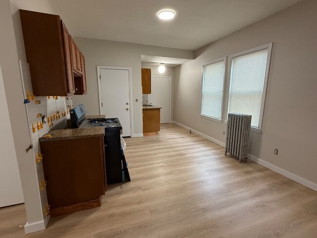 Photo - 53 Maxwell St