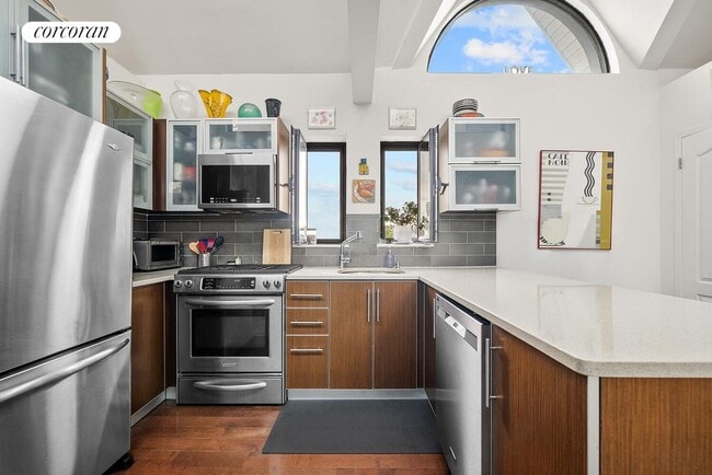 Photo - 138 Seeley St