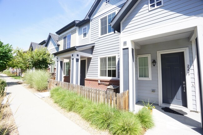 Photo - 2221 Ulster St