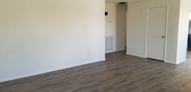 Photo - 3541 Tecumseh Dr Unidad C