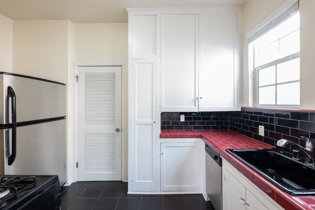 Photo - 341 N Stanley Ave