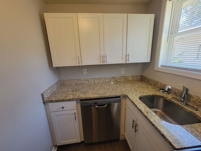 Photo - 113 Main St Unidad B