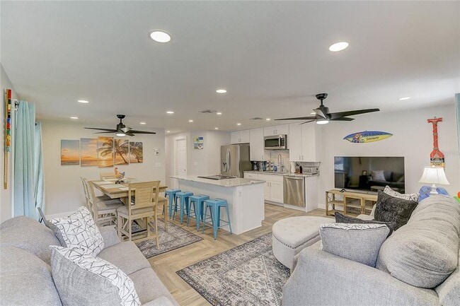 Photo - 2728 49th Ave W