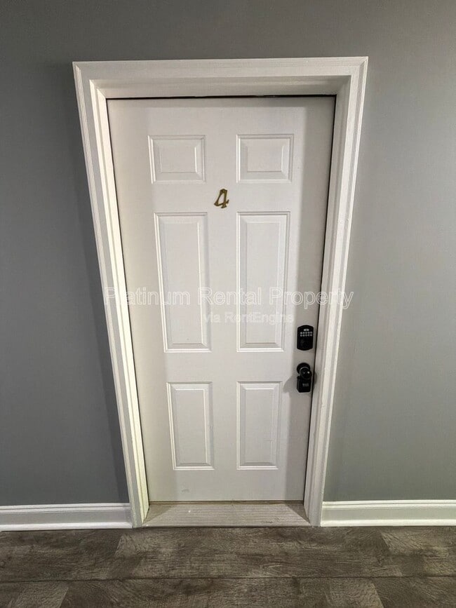 Photo - 1502 Waverly Way Unidad Building C  4