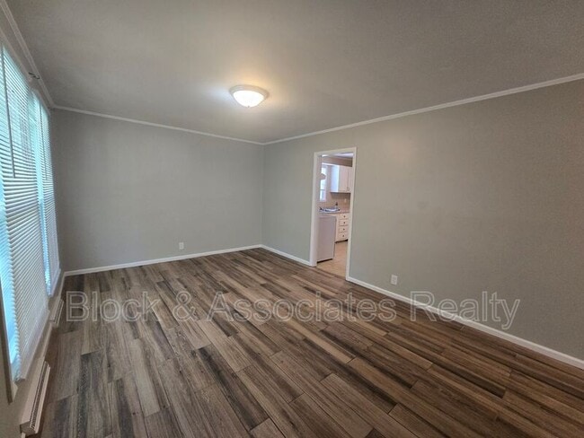 Photo - 1605 Pichard St