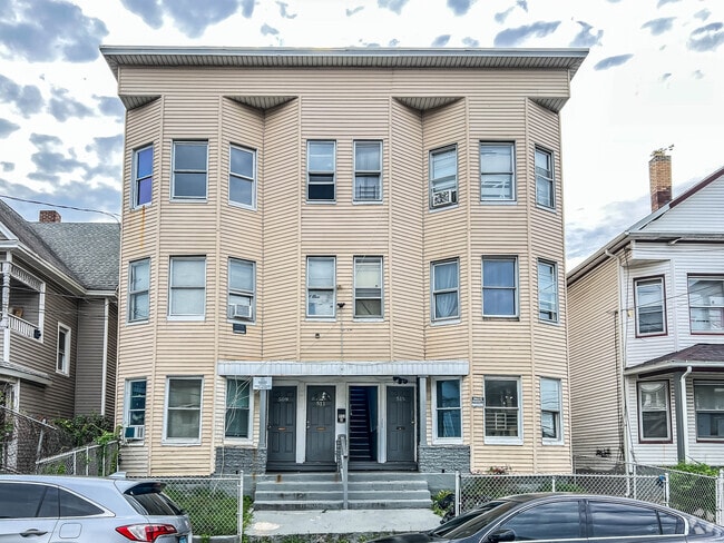 Building Photo - 511 Brooks St Rental
