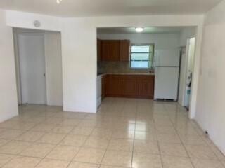 Photo - 5600 Hope St