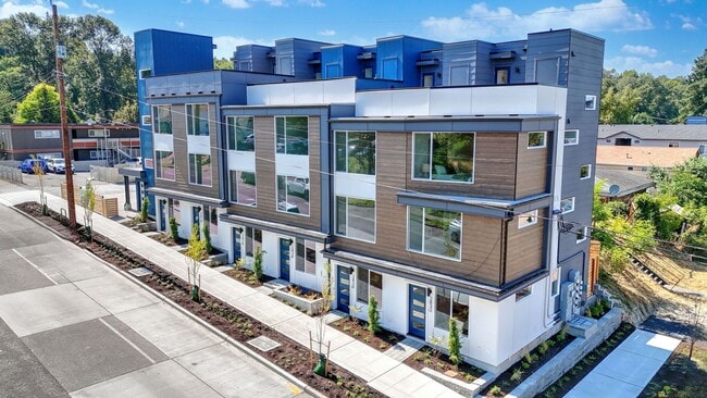 Photo - Contemporary Comfort in Mount Baker