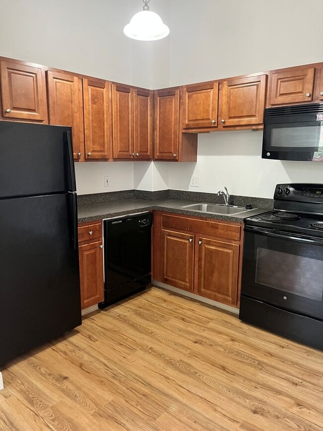 Photo - Leasing Agent Unit 212