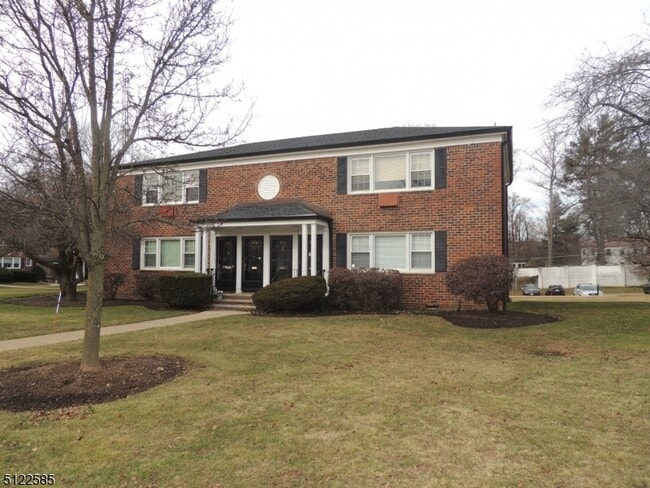 Building Photo - 201 Pitney Pl Unit 201