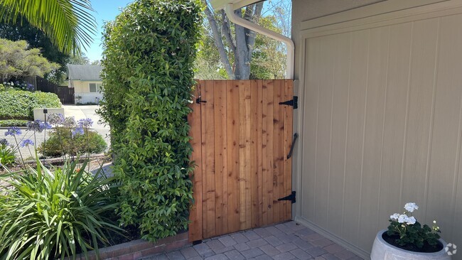 Building Photo - 7226 Tuolumne Dr Unit Paradise Studio Rental