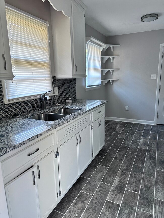 Photo - 1664 Yarbrough St