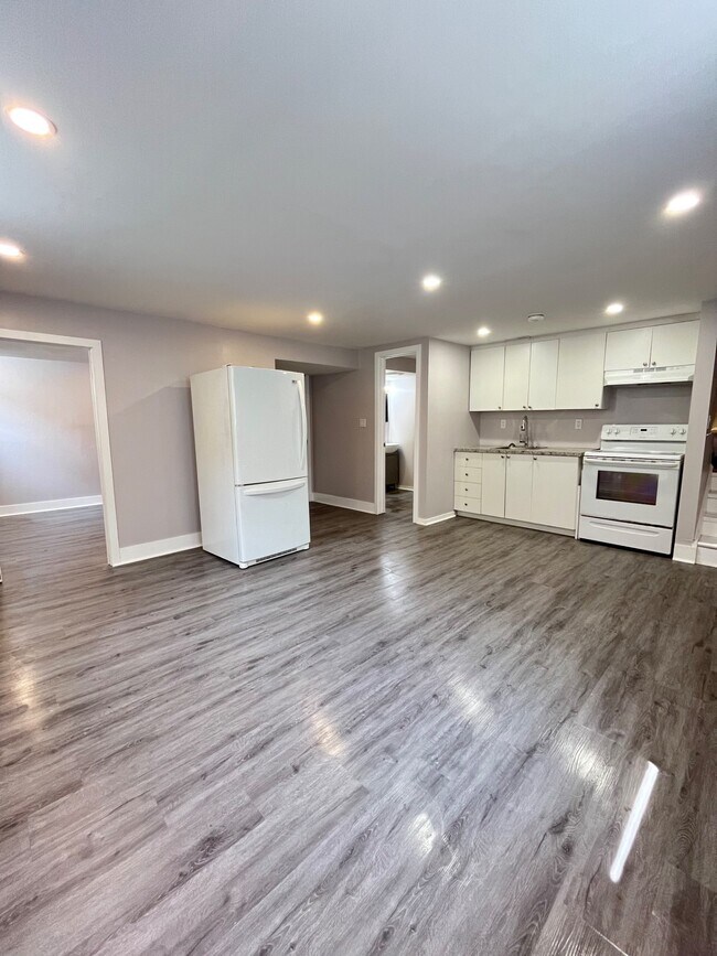 Photo - 95 Leaside Dr