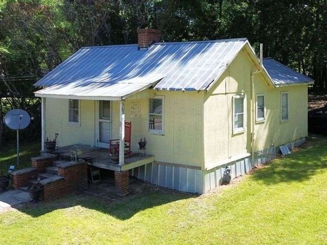 Building Photo - 149 Aikens St Rental