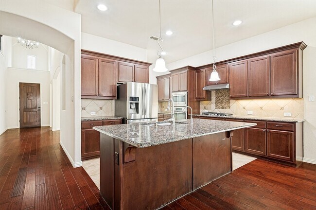 Photo - 10809 Grecian Dr