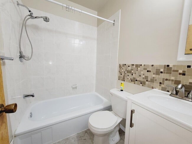 Photo - 10976 124 St Unité 2