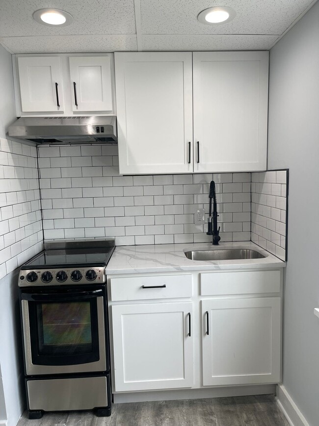 Photo - Parkway Manor