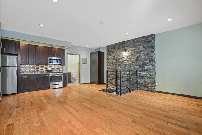 Photo - 449 Humboldt St Unit 1F