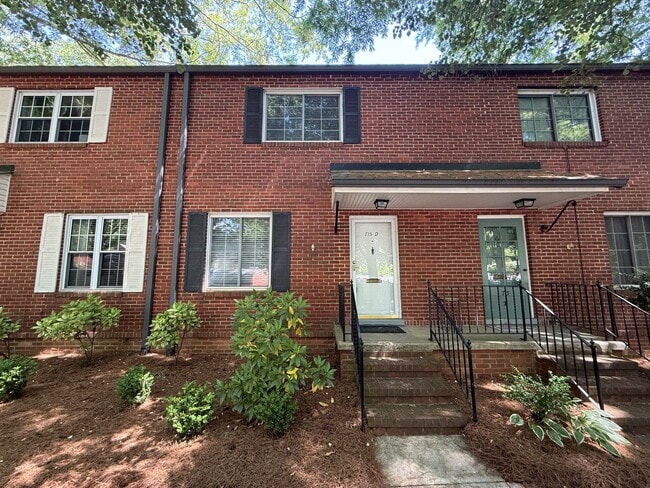 Building Photo - 715 N Avalon Rd Unit D