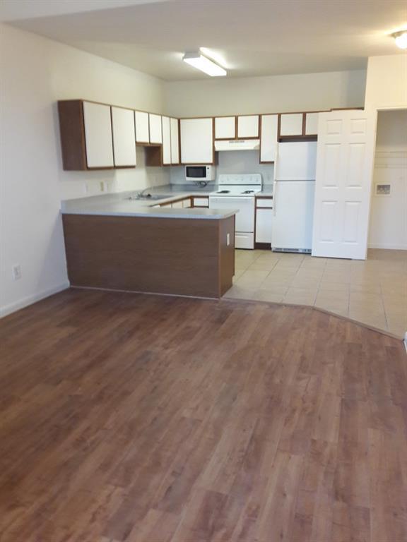 Photo - 411 West Road