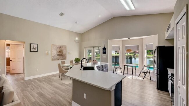 Photo - 1445 Sophie Way