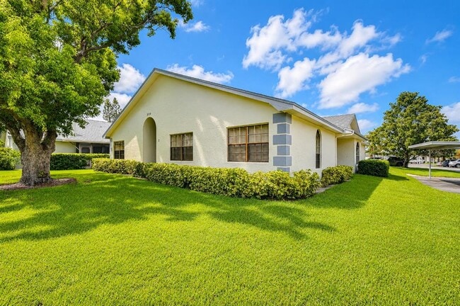 Building Photo - 2749 Countryside Blvd Unit 8