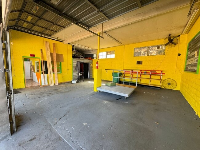 Photo - Prime Commercial Space for Rent in Downtow...