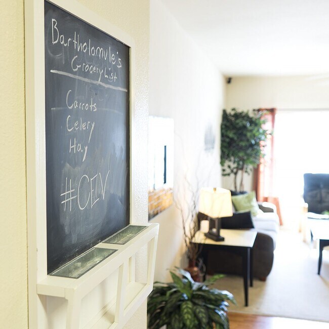 Diamond Club Apartments Warrensburg, MO