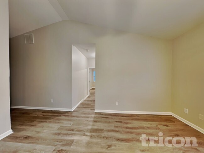 Photo - 1282 Winwood Dr