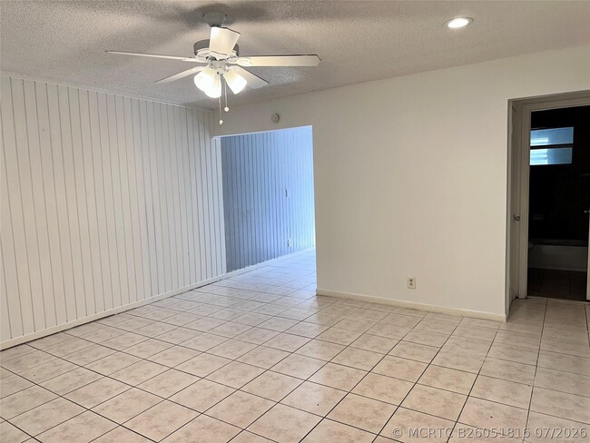 Photo - 5650 SW 26th St Unit 2
