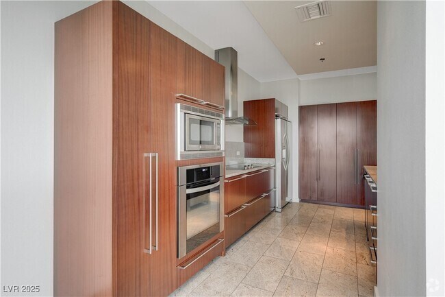 Building Photo - 4471 Dean Martin Dr Unit 3808 Rental