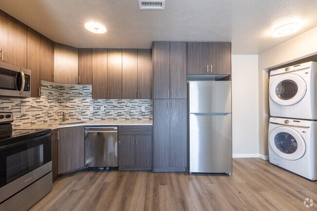 Interior Photo - Willowick Rental