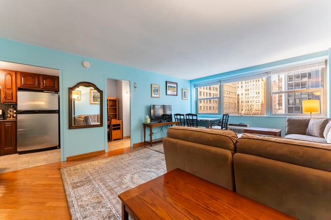 Photo - 253 E Delaware Pl Unit 4E