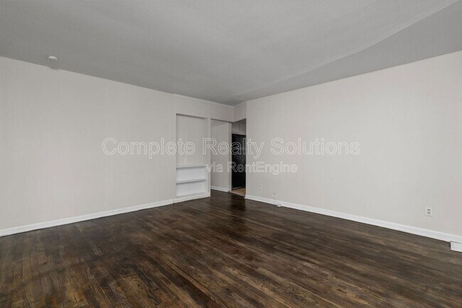 Photo - 9834 Portage Dr