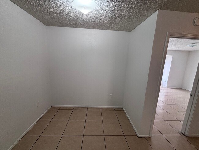 Photo - 102 Meudon St Unidad C