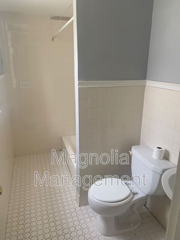 Photo - 215 W Young Ave Unit Apt. 1