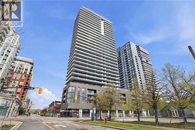Photo - 2075 Lakeshore Rd. Unité 702