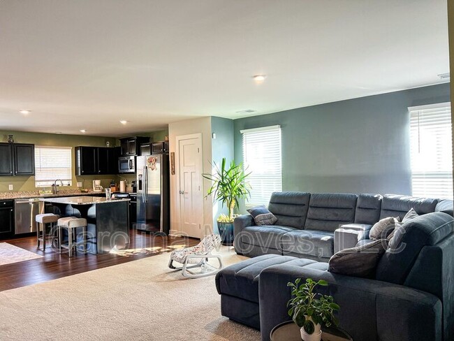 Photo - 111 Sylvester St