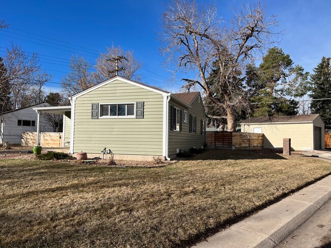 Photo - 3 bed 2 bath Harvey Park, Corner Lot