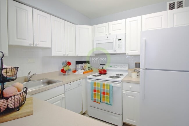 Photo - 323 E Ontario St