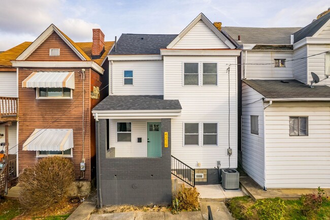 Photo - READY FOR MOVE IN! STUNNING 4-bedroom in Greenfield!