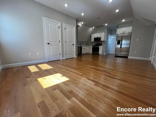 Photo - 61 Gordon St Unit 3