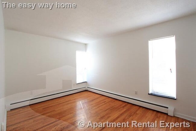 Building Photo - 524 Putnam Ave Unit #6