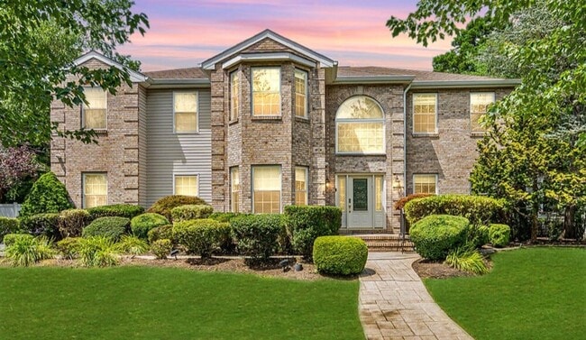 Photo - Renovated 5BR Colonial with Pool in North Dover