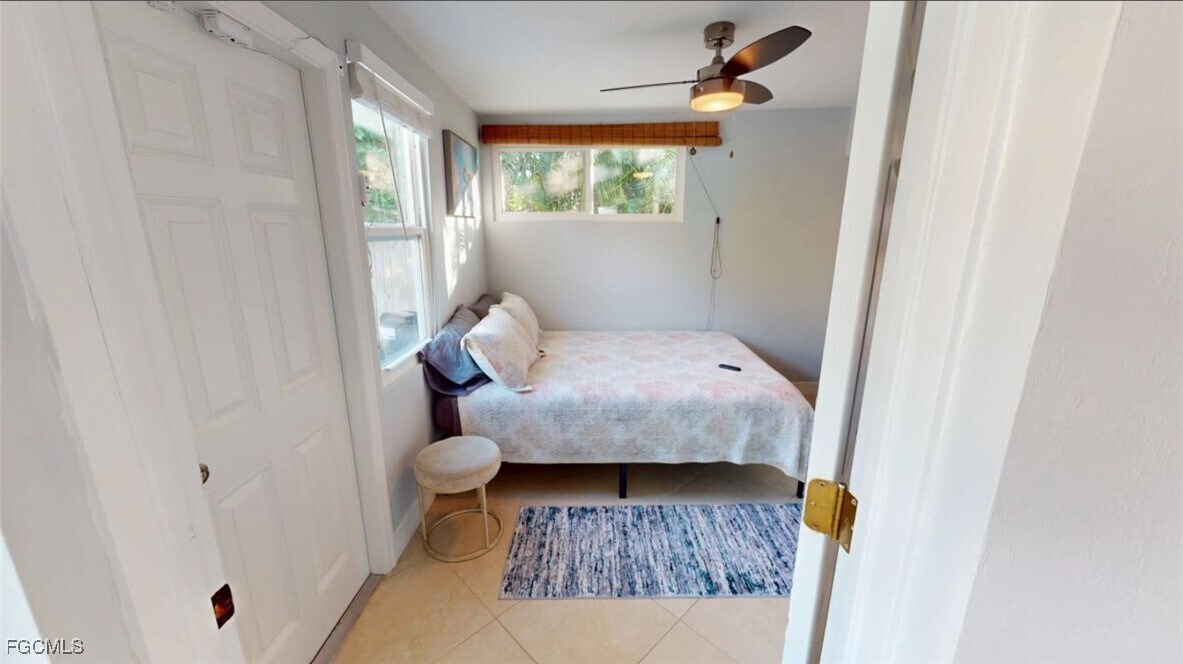 Photo - 560 E Valley Dr