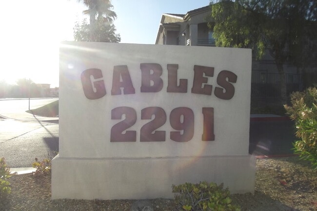 Building Photo - Henderson - 2 bedroom condo