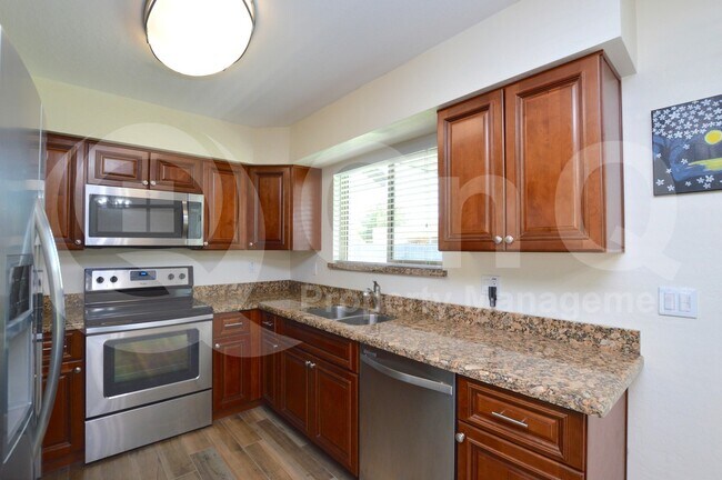 Photo - 729 E Laredo St