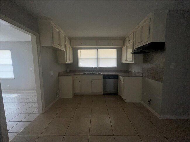 Photo - 3715 Washington St